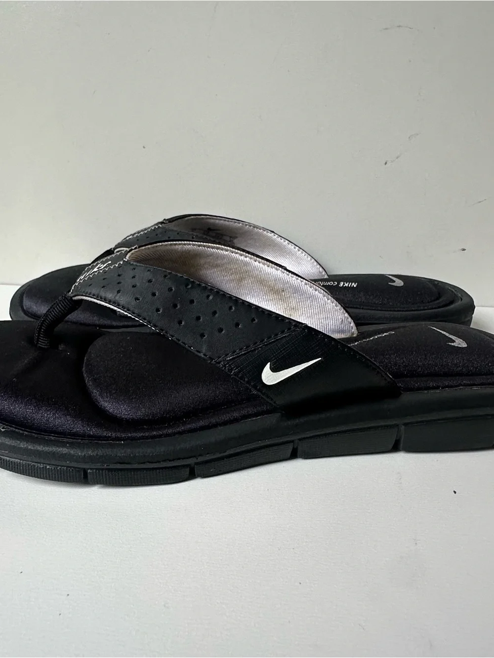 Nike Comfort Footbed Thong Sandals Flip Flops Black Women’s Size 9 US / 40.5 EUR